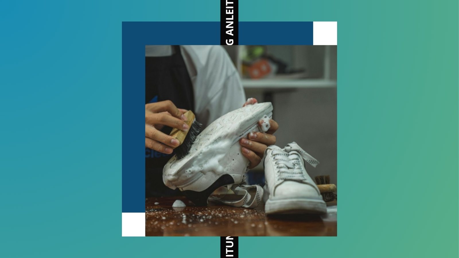 Weißer Sneaker wird mit Bürste und Schaum gereinigt