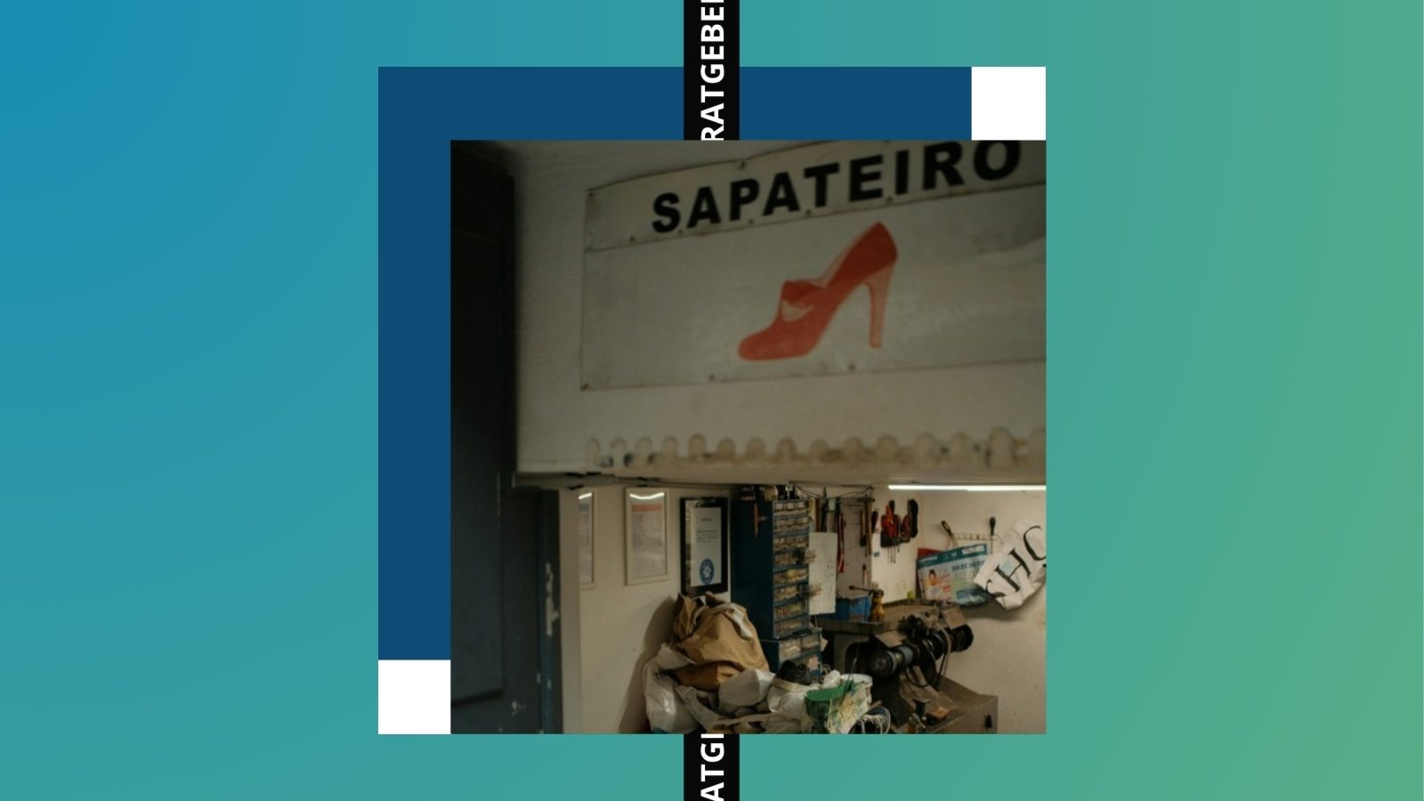 Kleine Schusterwerkstatt mit Werkbank und Schild „Sapateiro“
